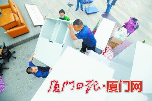 廈門家政服務需求激增，保潔、空調清洗與長途搬家業務繁忙
